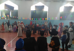 Празднование нового года в средней школе Кенеш