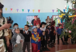 Празднование нового года в средней школе Кенеш