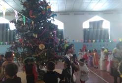 Празднование нового года в средней школе Кенеш