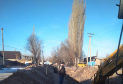 В селе Кенеш установка питьевых труб по проекту АРИС